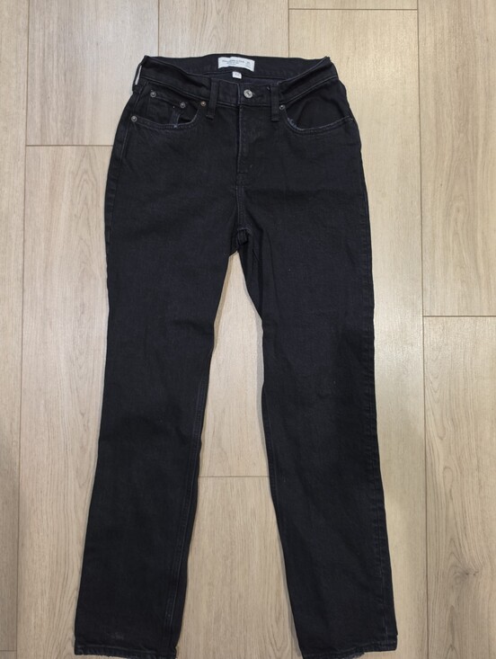Abercrombie & Fitch Denim - Abercrombie & Fitch Curve Love 90s Straight Mid Rise Black Jeans Size 25